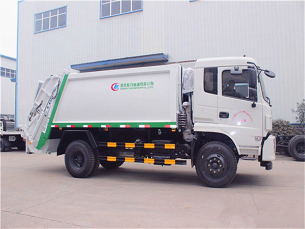 國(guó)五東風(fēng)D913或153壓縮式垃圾車(chē)